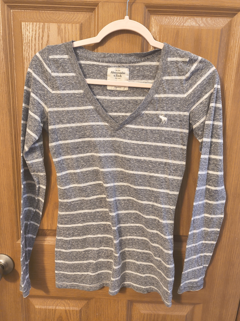 Abercrombie & Fitch Gray and White Striped V-Neck Long Sleeve Top